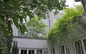 Garden Hotel